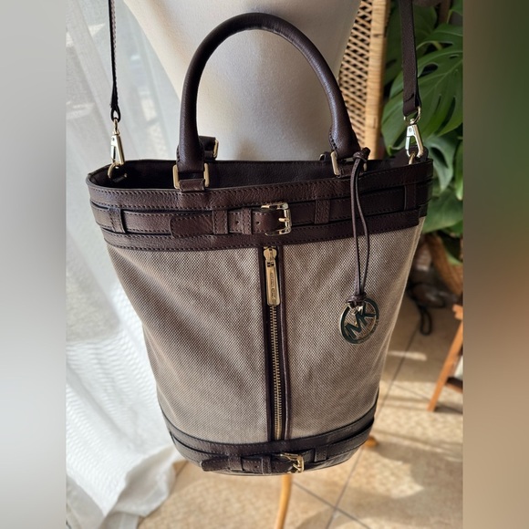Michael Kors Elegant Brown and Cream Women's Bag - Picture 1 of 7